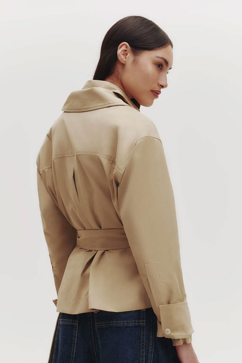 Wrapped Up Jacket in Waterproof Canvas - Khaki