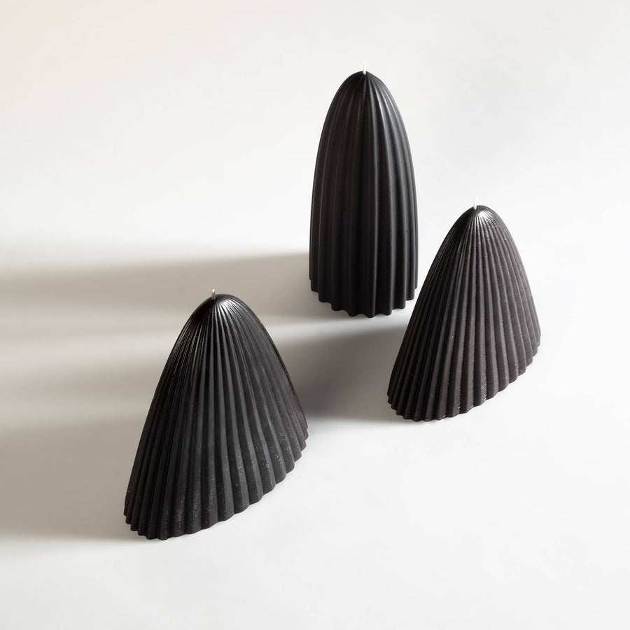 Tusk Beeswax Candle - Medium in Black