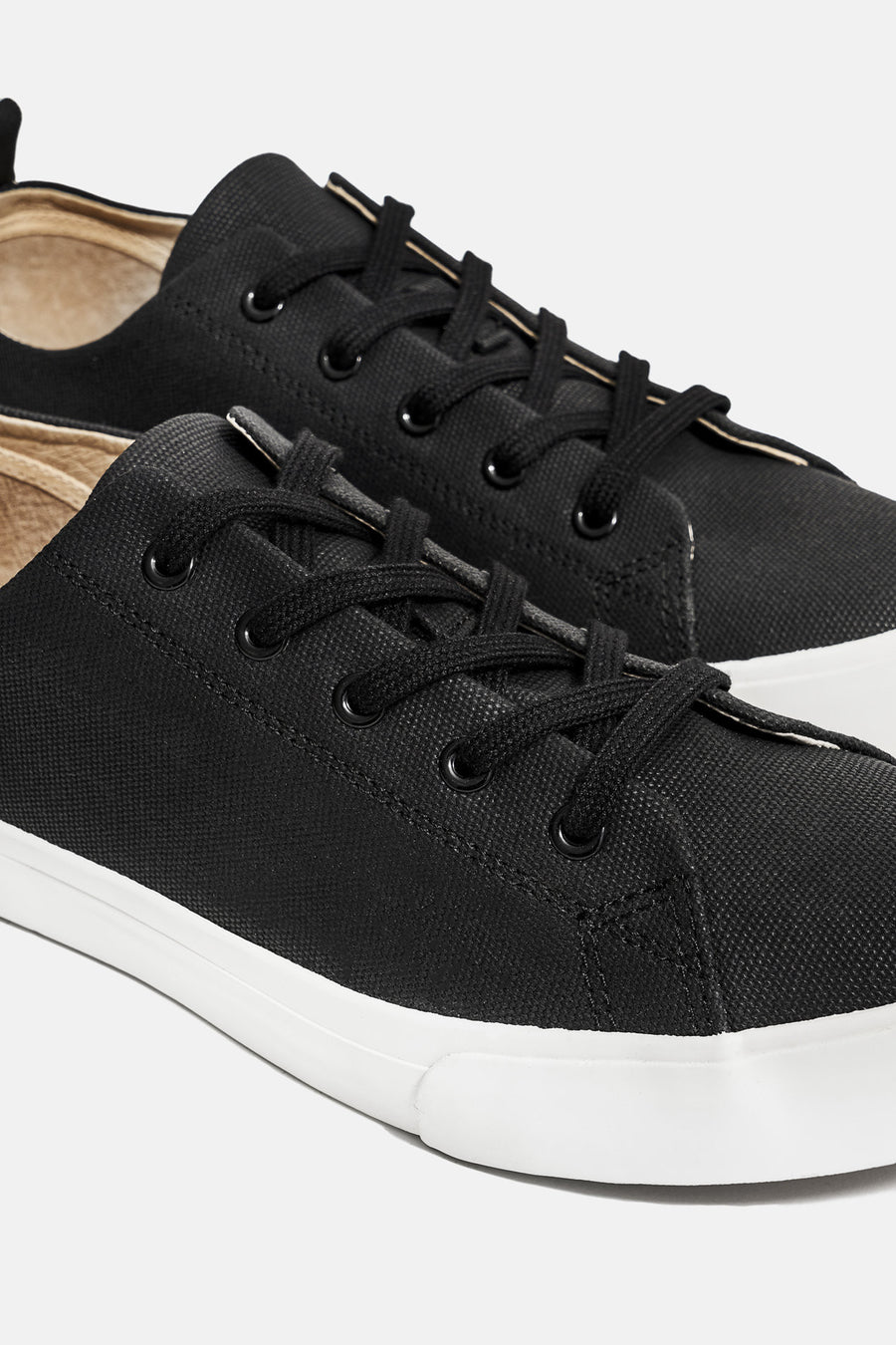 Mike Waxed Low-Top Sneakers Black - Pavilion